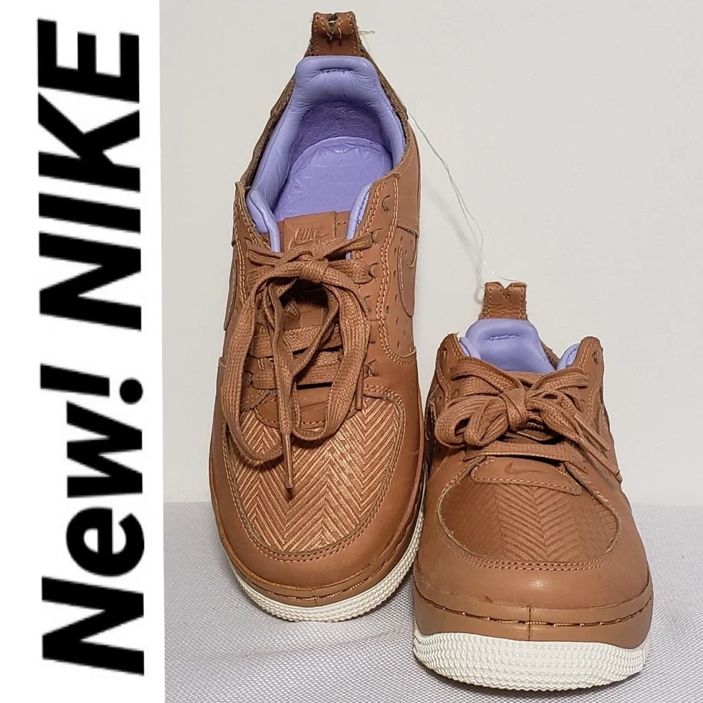 ❤️NIKE NWOT! Women's Force 1 sneakers 🤍size 6